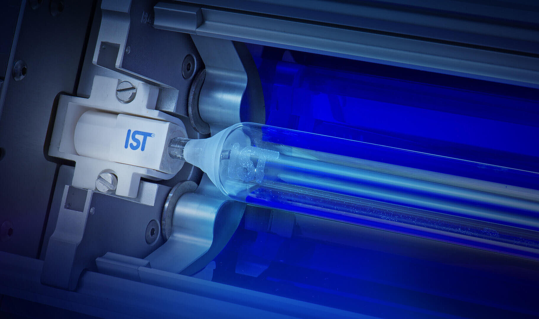 IST METZ: in-house UV lamp manufacturing